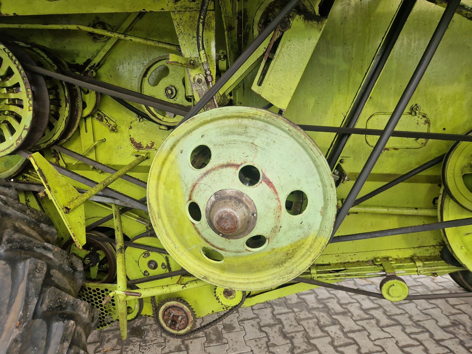Kombajn zbożowy Claas Mercator 70 z Niemiec