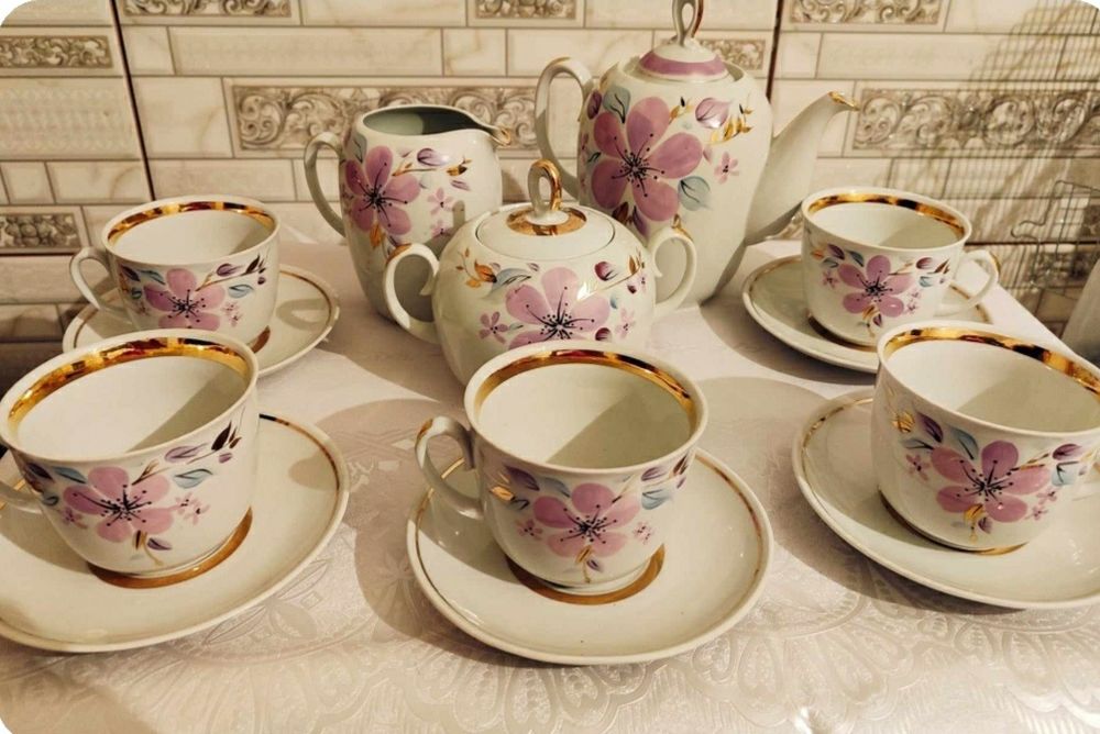 Чайнi сервiзи СССР. Сервiзи/посуд.