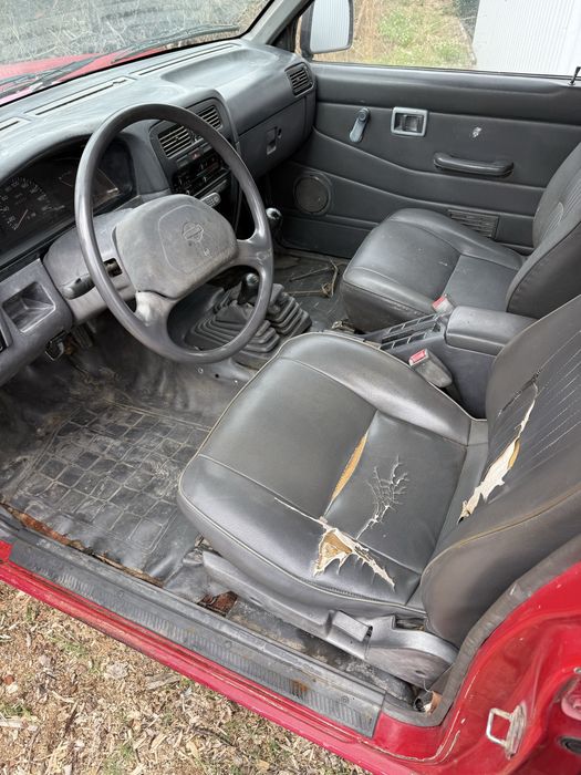 Nissan D21 4x4 ( Com Avaria )