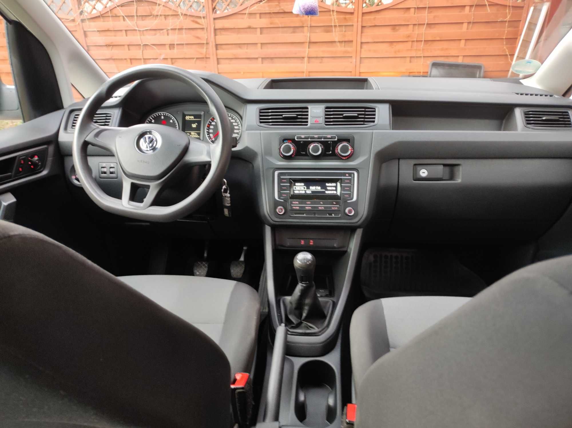 VW CAADY 4 Pięć miejsc