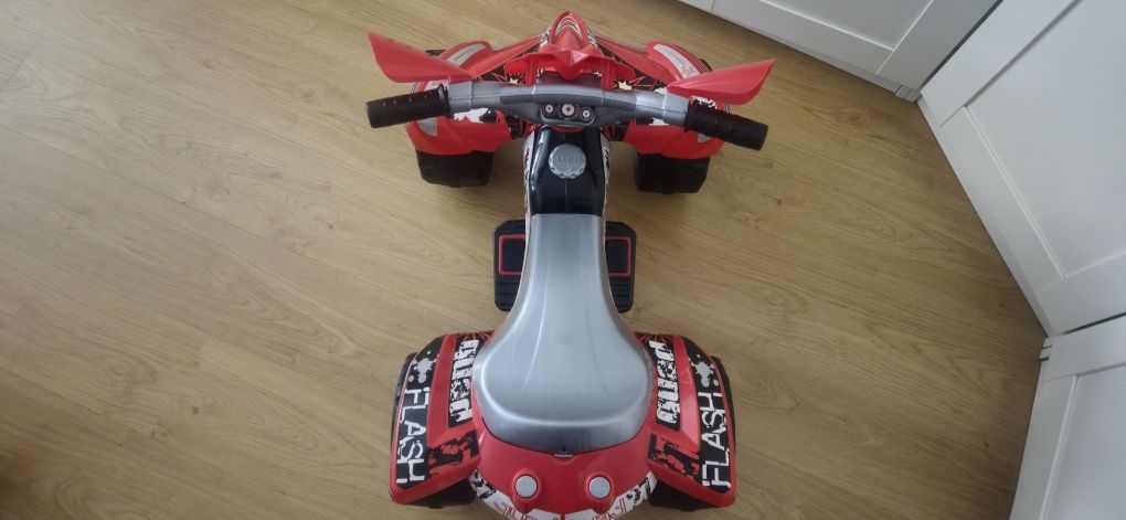 Moto 4 a bateria elétrica
