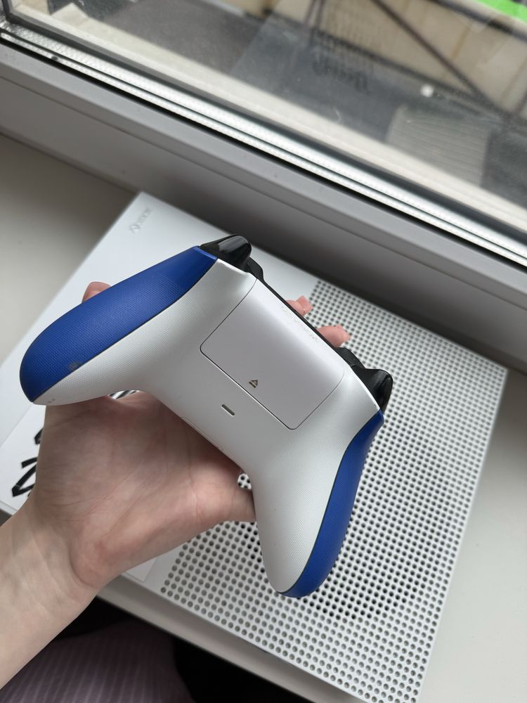 Консоль / приставка Xbox one s