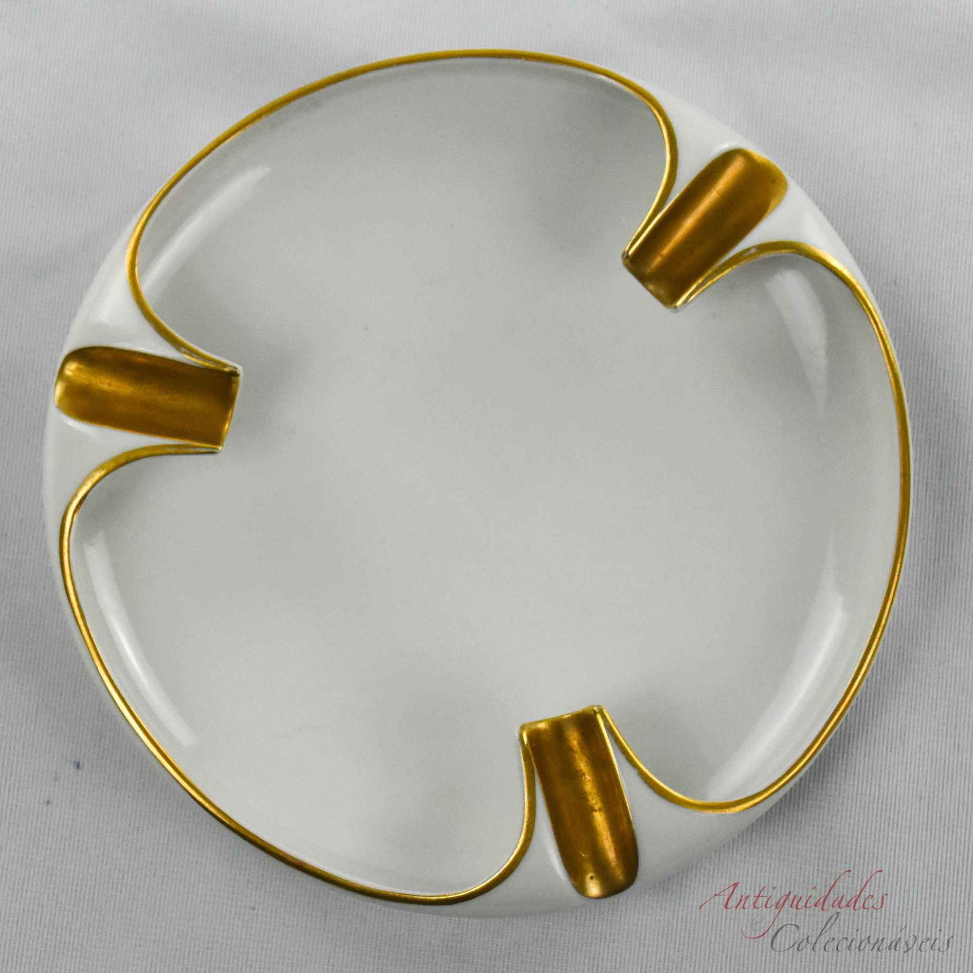 Cinzeiro redondo porcelana Artibus decorado a ouro