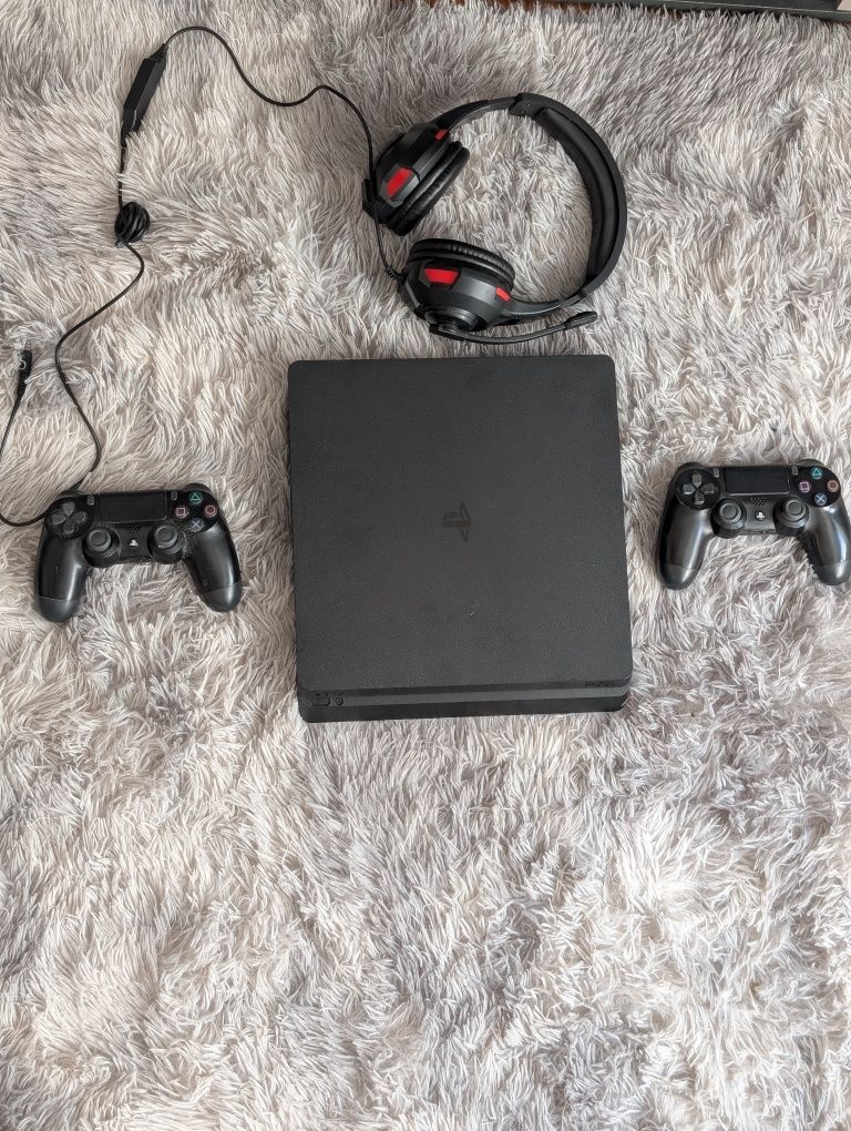 Ps4 Slim 1Tb - 2 comandos - Semi Novo