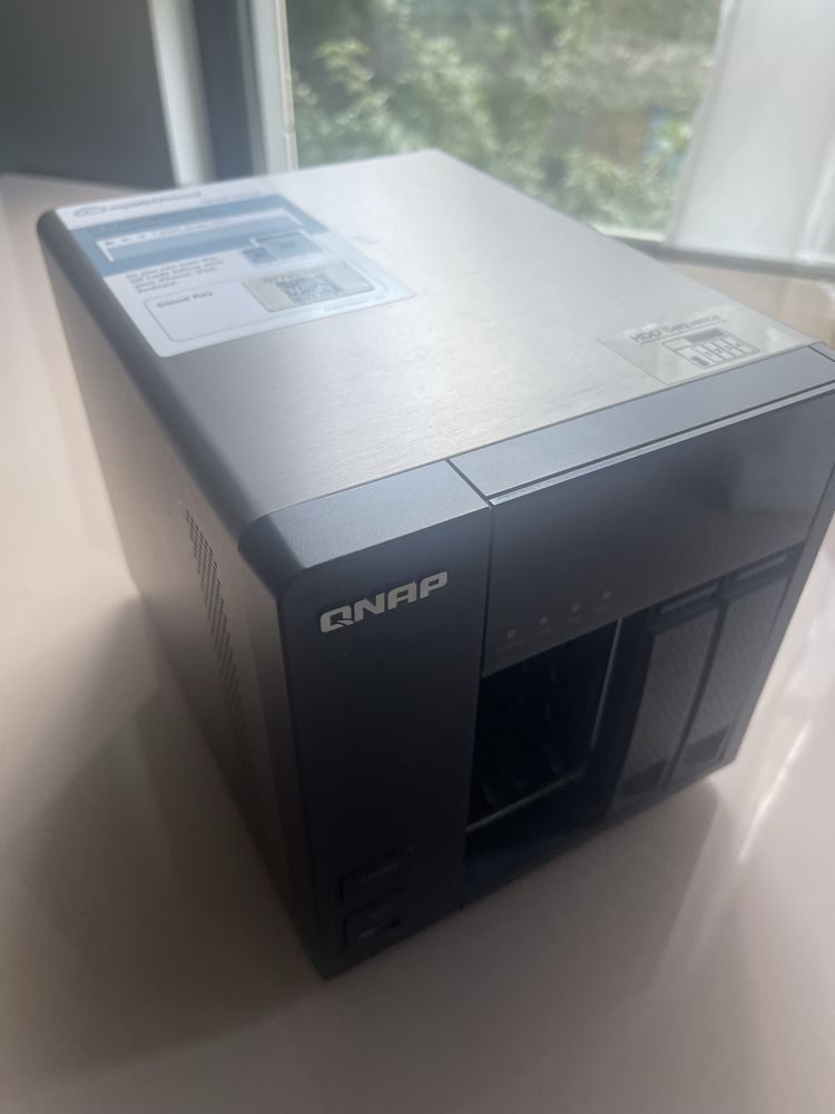 QNAP 420  бокс на 4 диска