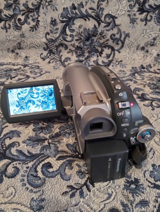 видеокамера PANASONIC VDR-D220