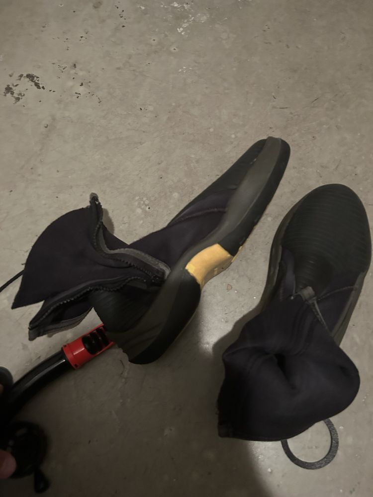Batbatana e botas mergulho