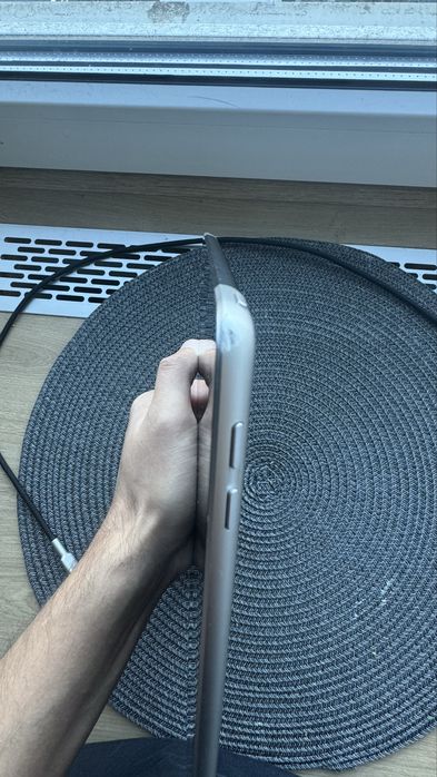 iPad 6 gen 9.7” Space Gray 32GB (Wi-Fi + SIM)