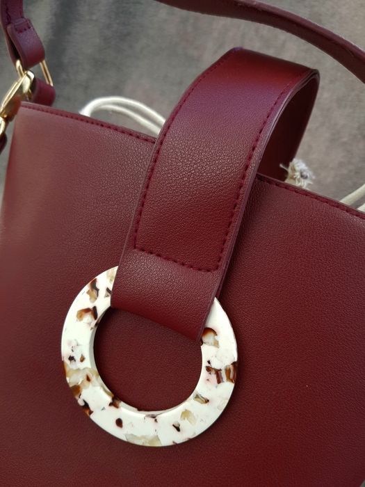 Torebka z kołnierzem bordowa worek Avon