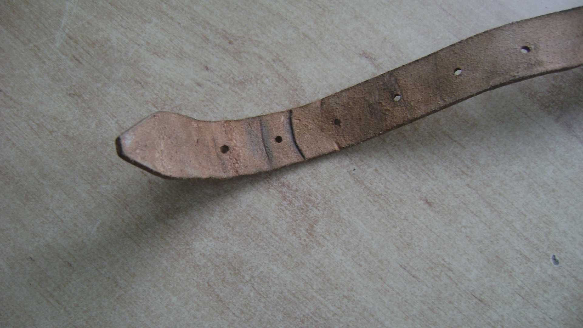 Starocie z PRL - Pasek skórzany 58 cm długości do rozpoznania