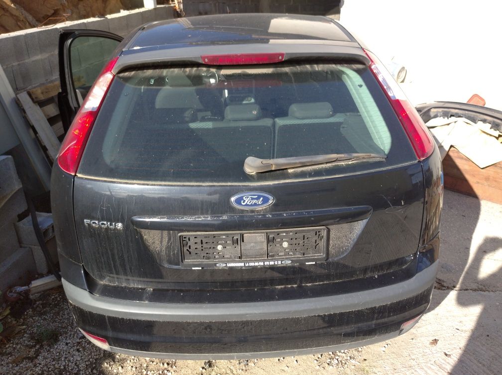 Traseira Ford focus, completa.