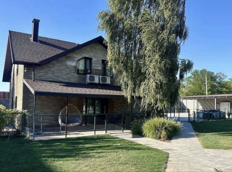 Будинок в Центрі Обухівки Укомплектований!