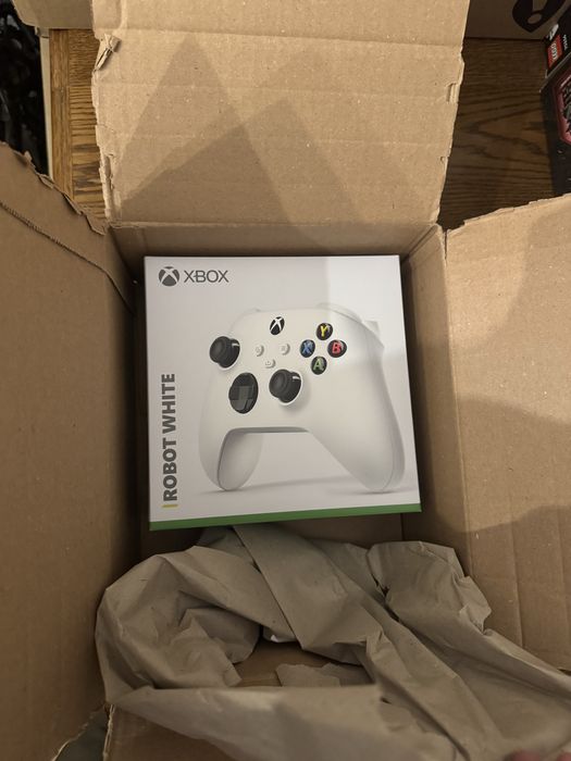 Nowy pad xbox series robot white