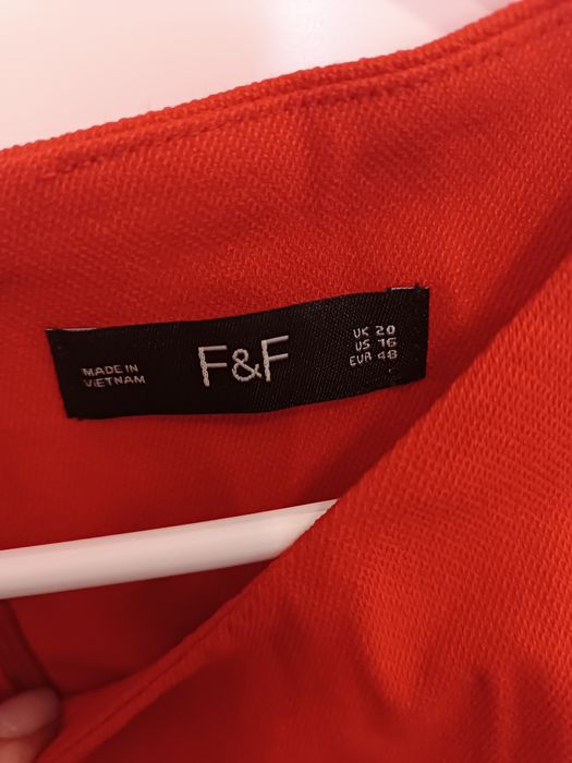 Czerwona damska sukienka rozmiar 48