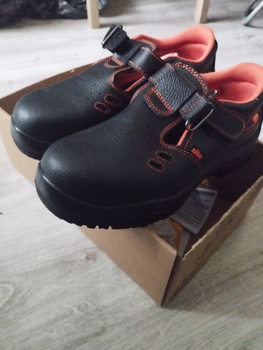 Sprzedam buty robocze męskie rozmiar 38,5