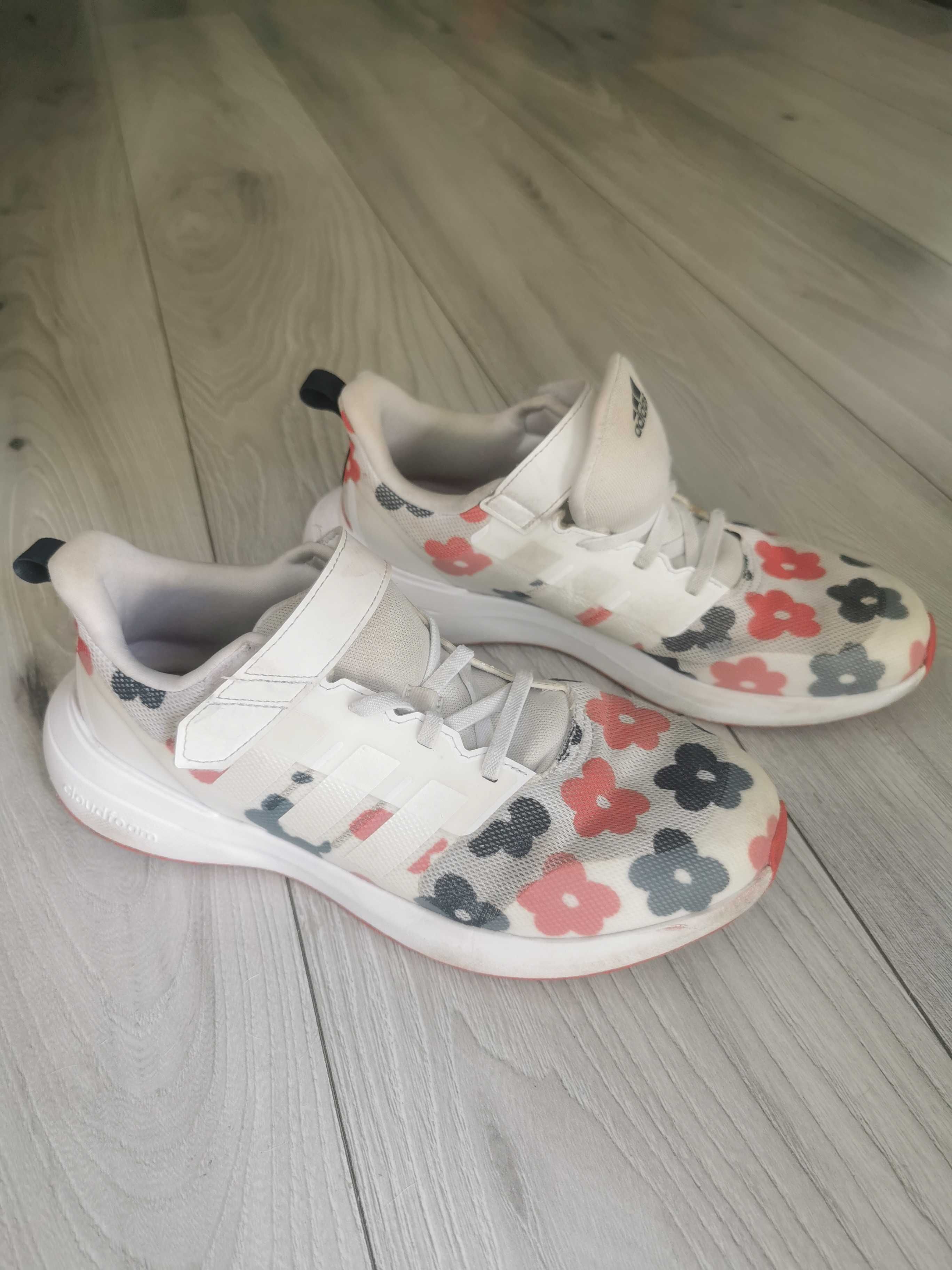 Buty  Adidas r.39  1/3