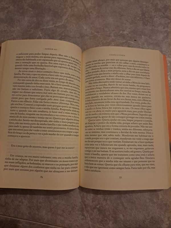 Livro Casada à força