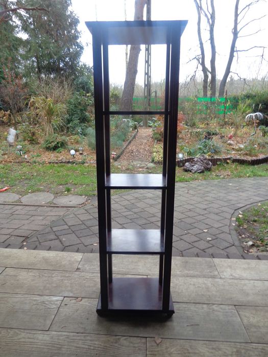 Stylowa, zgrabna etażerka