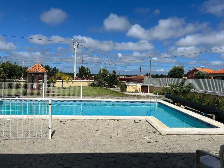 Magnifica Moradia T3 Isolada e Térrea com Piscina