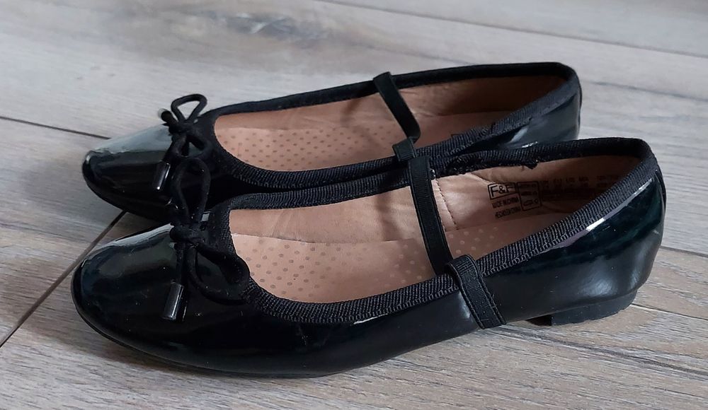 Sprzedam lakierki/baletki 32