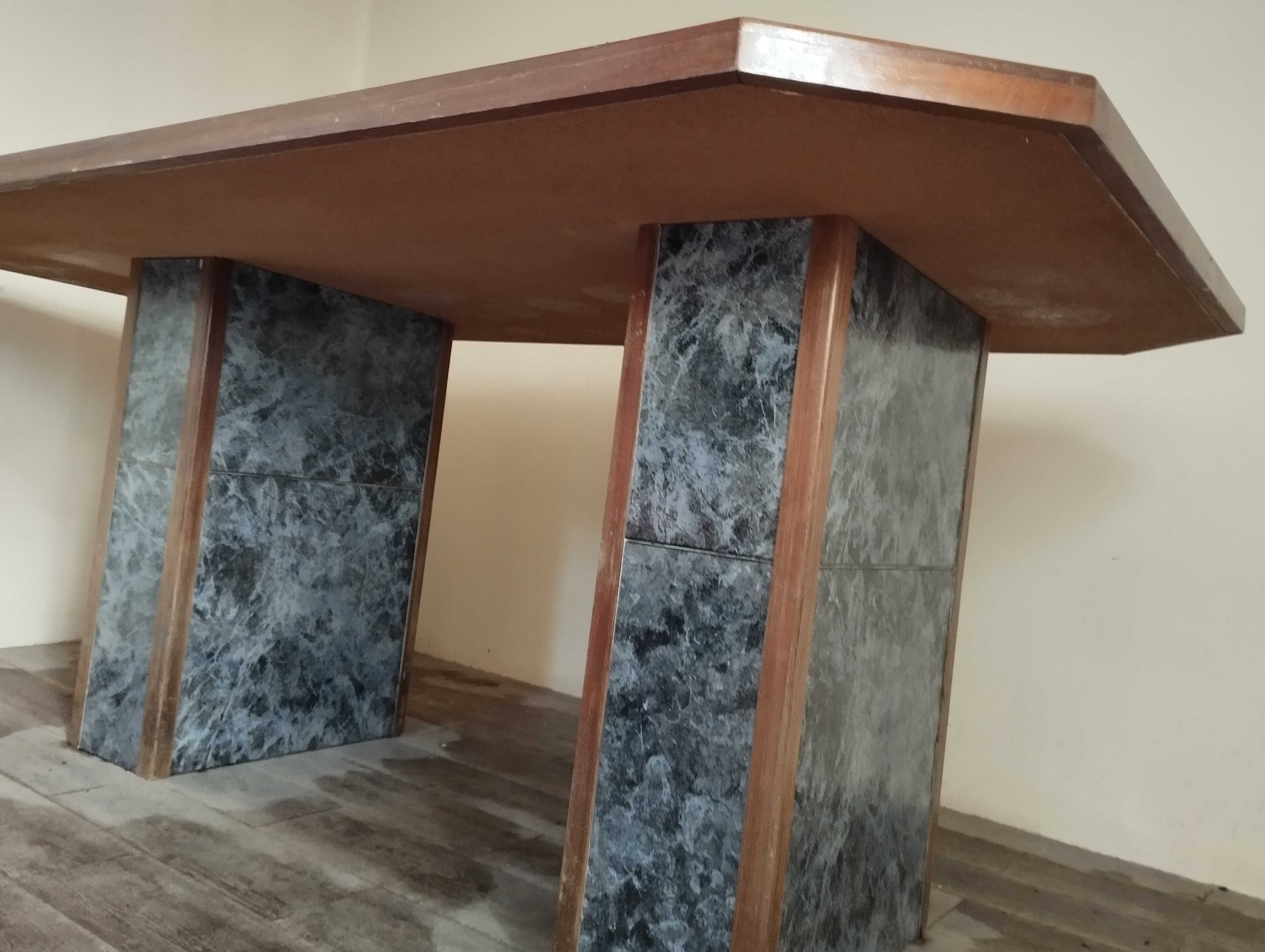 Mesa grande, robusta e duradoura