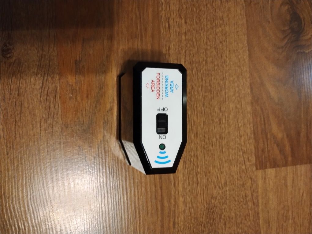 Bariera ścienna Ilive robota sprzątającego