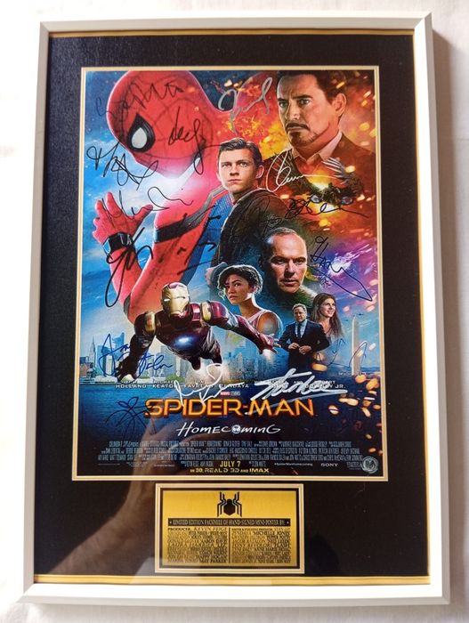 Moldura Filme Spider-Man: Homecoming com Autógrafos (A4)