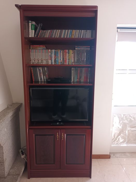 Móvel de sala com coluna