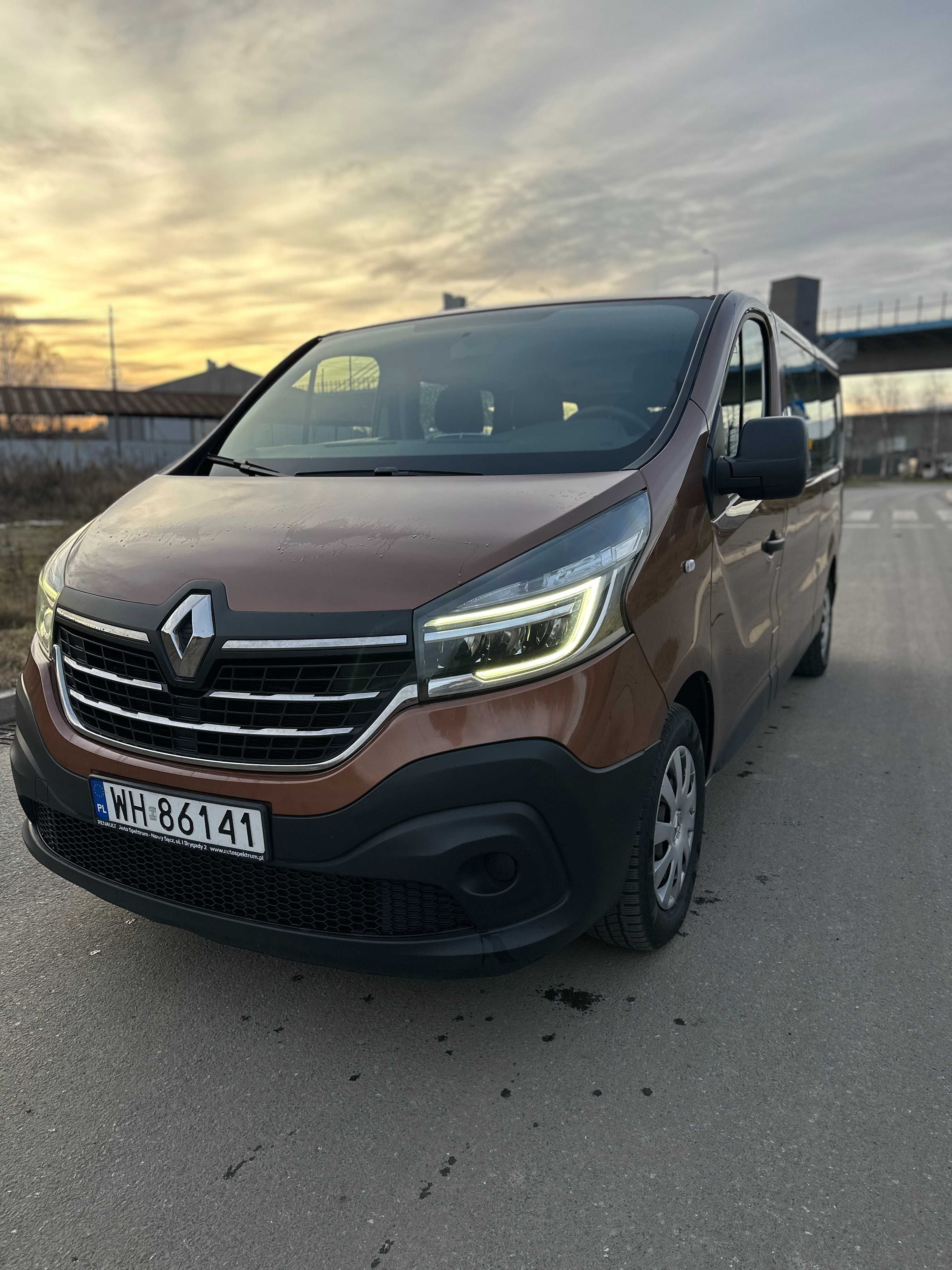 Wynajem Renault Trafic Long 9-os. | Wynajem busa 9 osobowego
