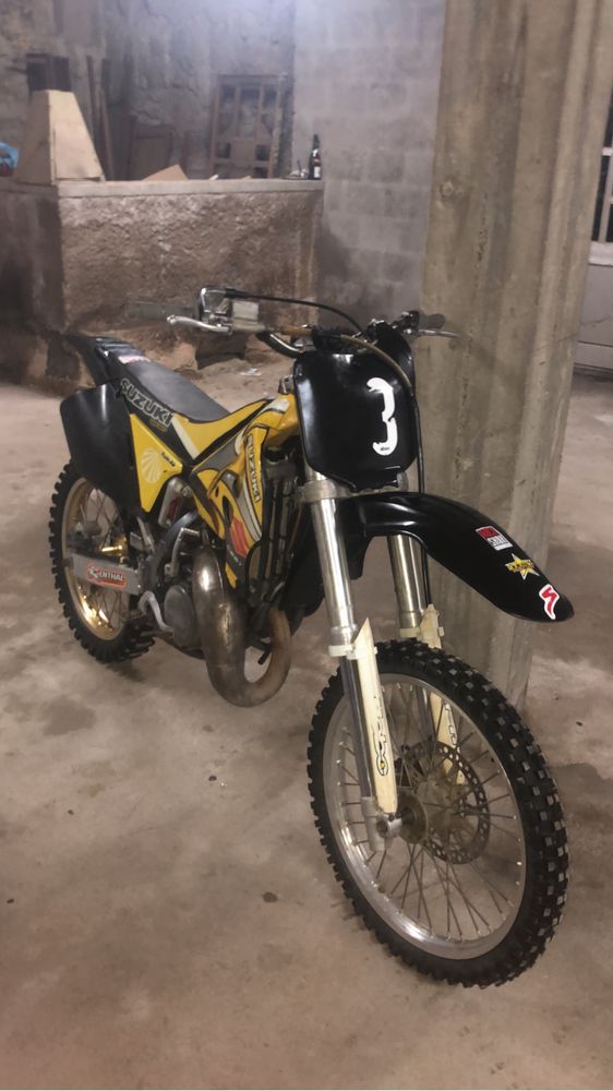 Suzuki rm125