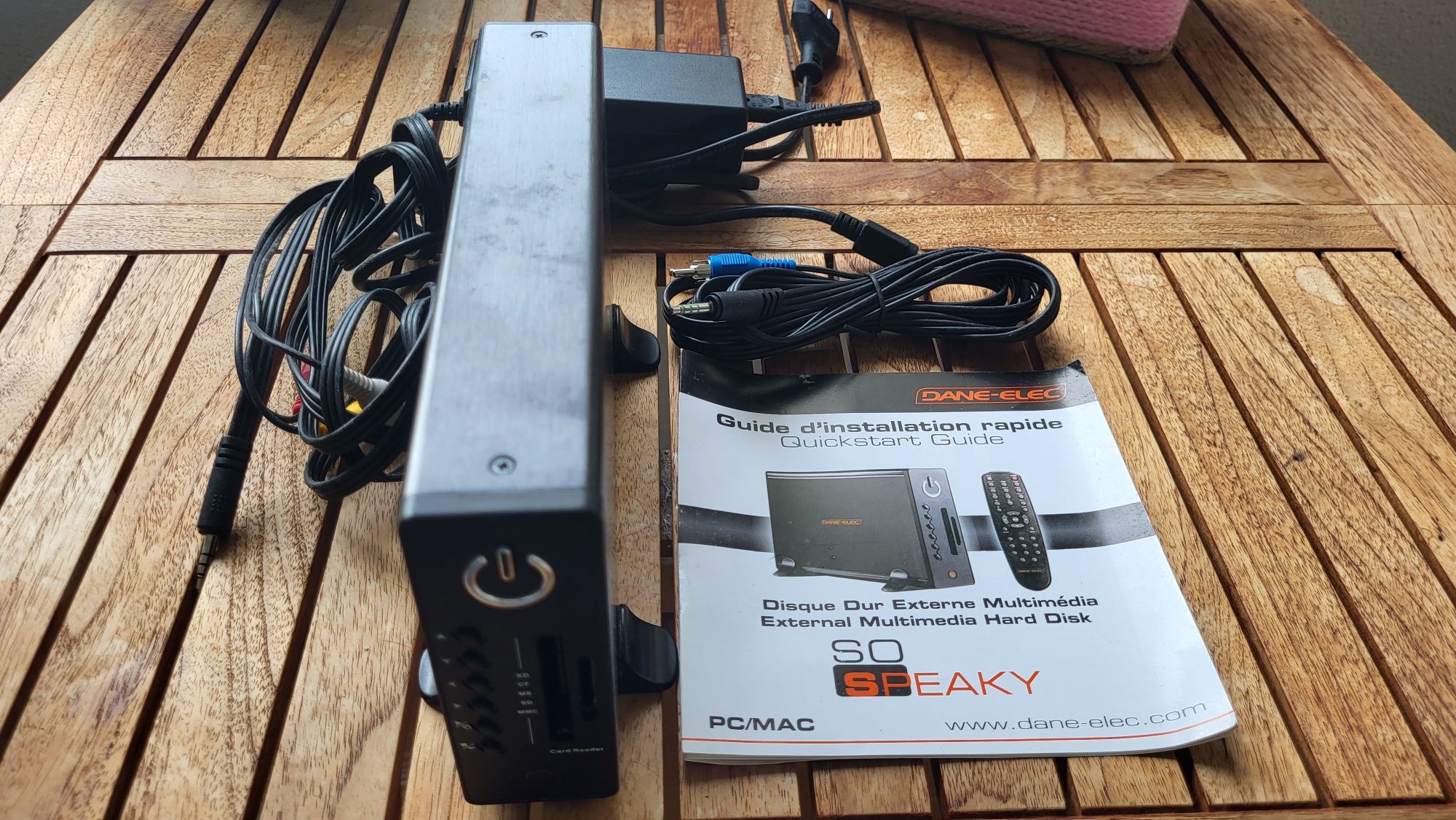 Caixa de Disco Externo de Multimédia