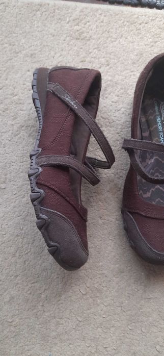 Sabrinas skechers 36