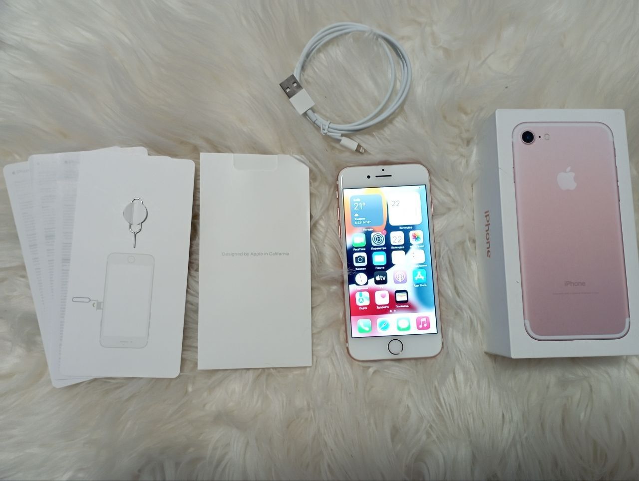 продаєця айфон 7 32gb