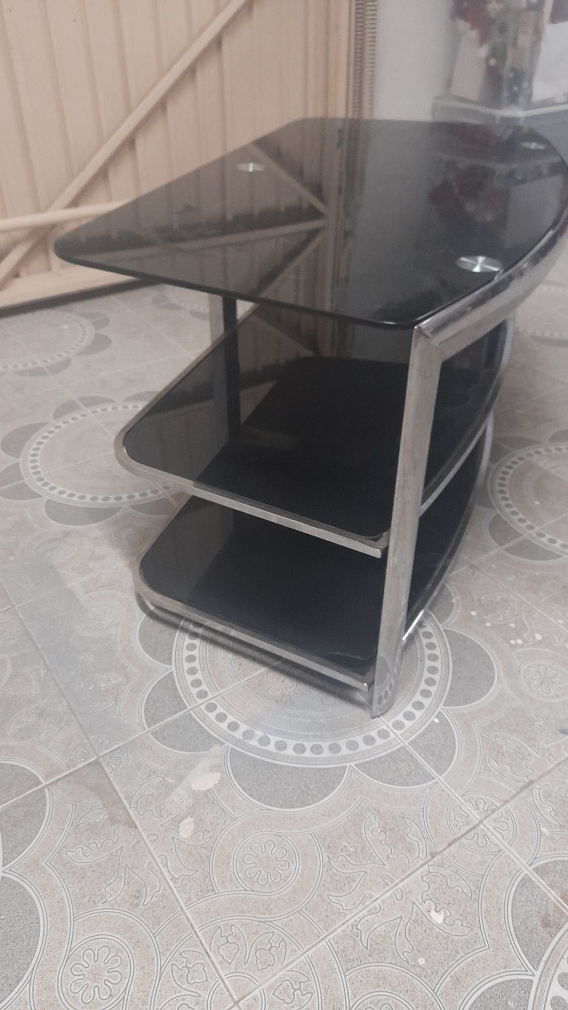 Mesa TV em vidro e Inox