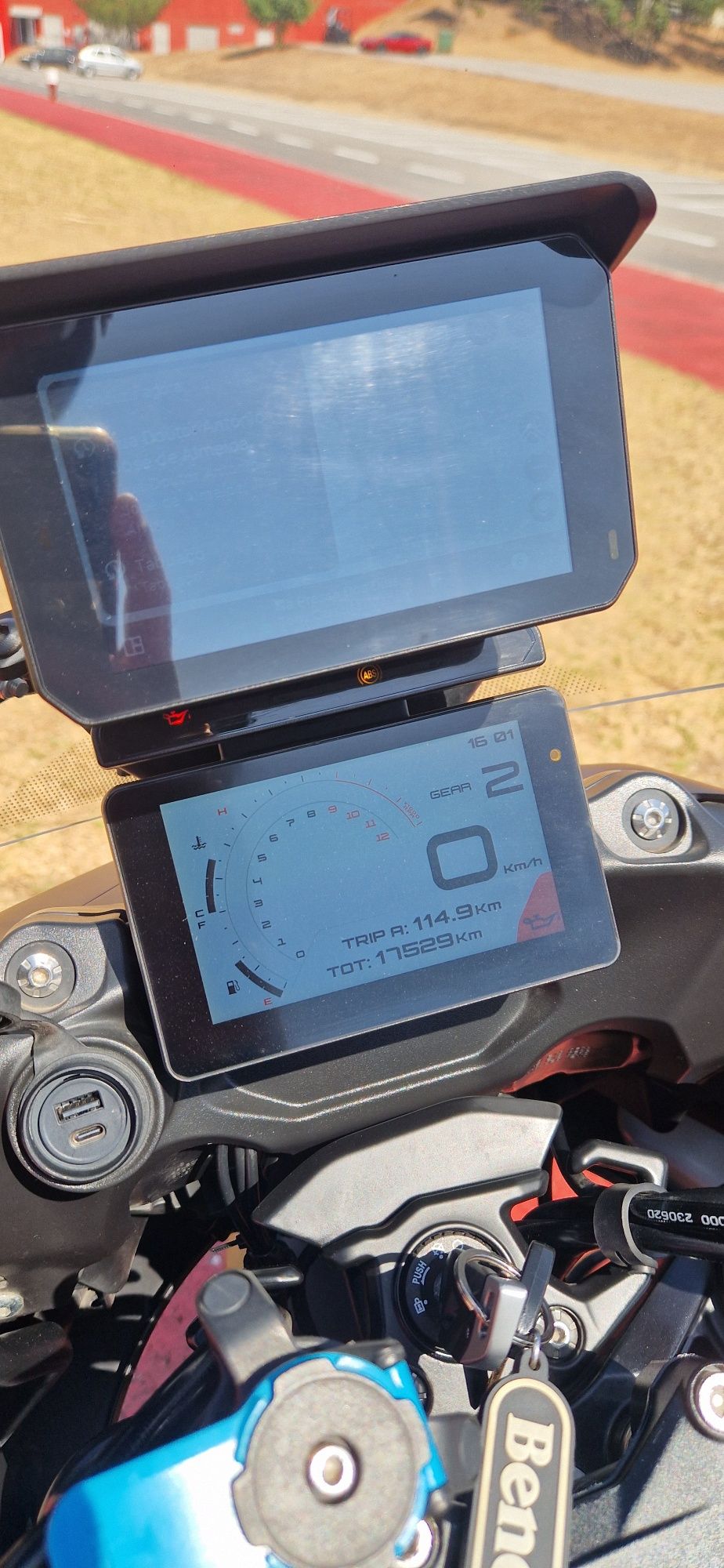 Benelli TRK 702X revisão 18.000 kms já efectuada