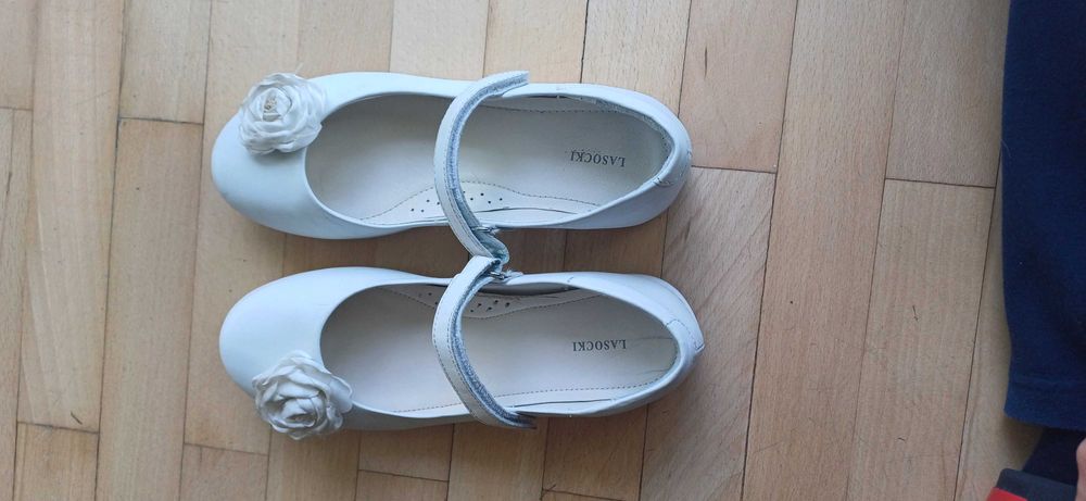 Białe skórzane buty (komunijne) Lasocki - r. 35