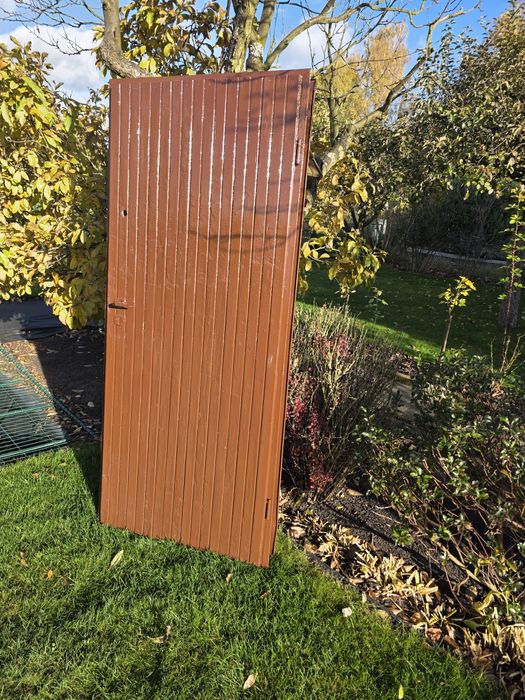 Drzwi zewnętrzne prawe 80cm drewniane wraz z ościeżnicą