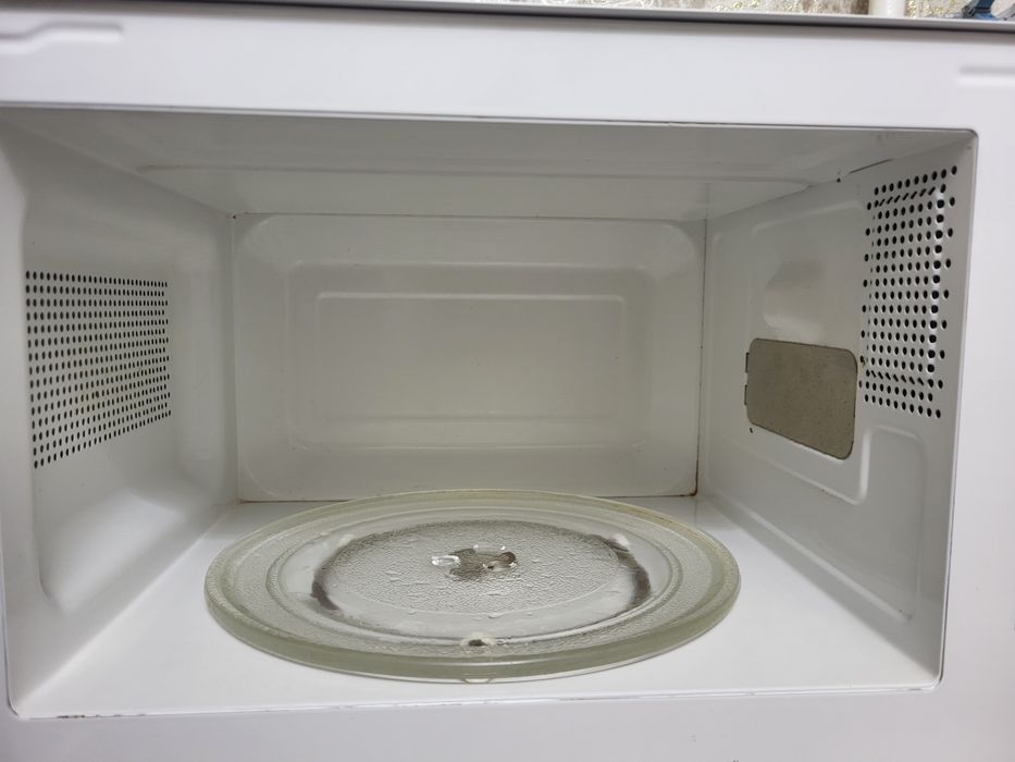 Мікрохвильова піч ( мікроволновка) робочій стан