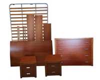 Conjunto de móveis de quarto em madeira