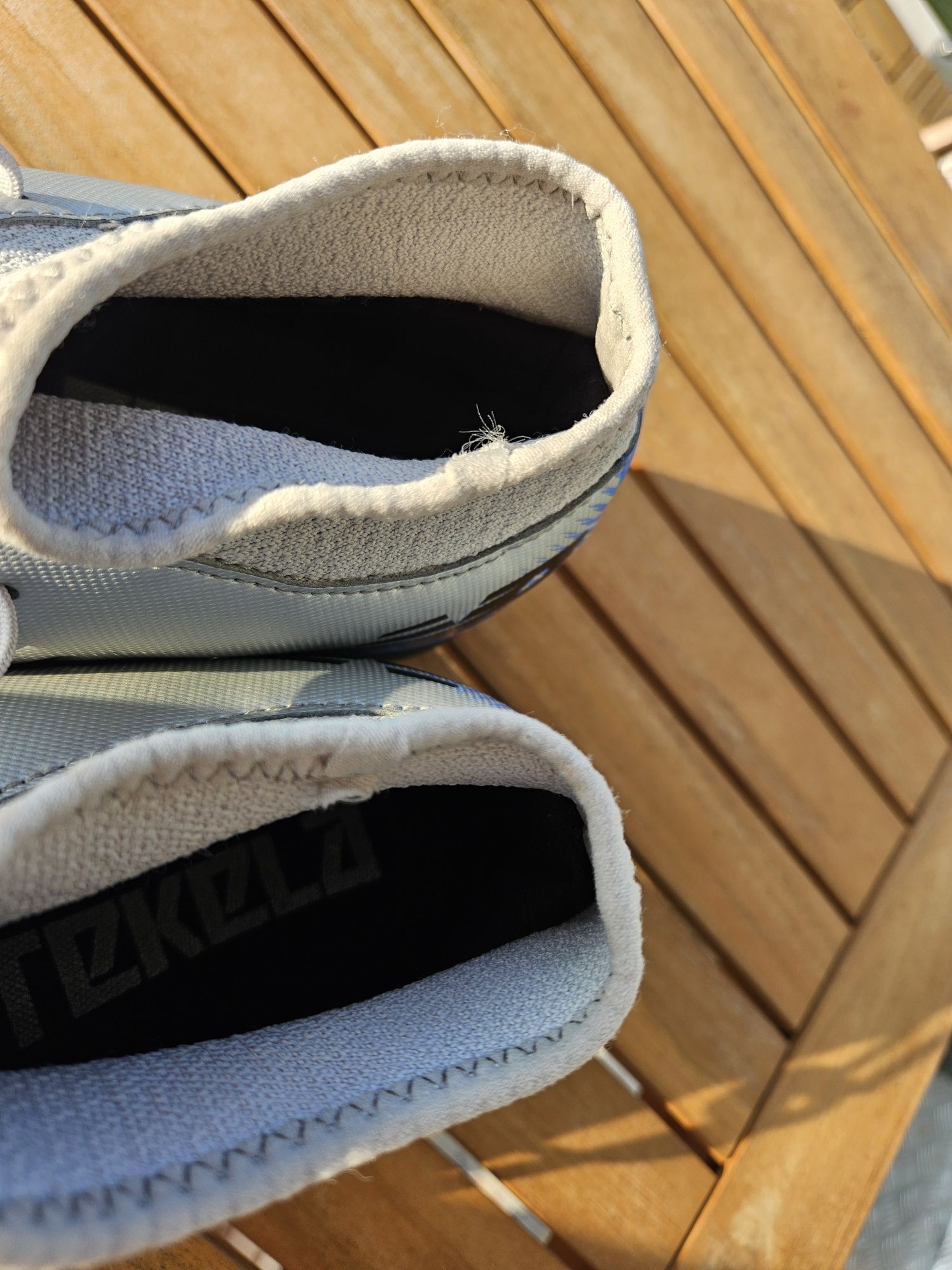 NOWE Buty piłkarskie turfy New Balance Tekela v4 srebrne