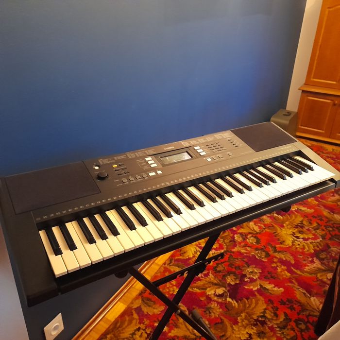 Keyboard Yamaha psr e343 ze stojakiem- gratis krzesełko.