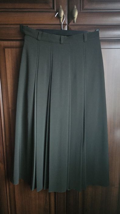 Ciemnozielona, trapezowa spódnica, roz. 40