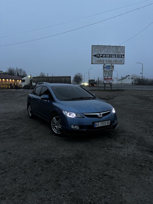 продам honda civic 4d