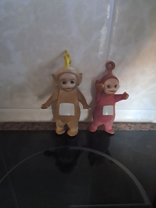 Dois teletubies antigos
