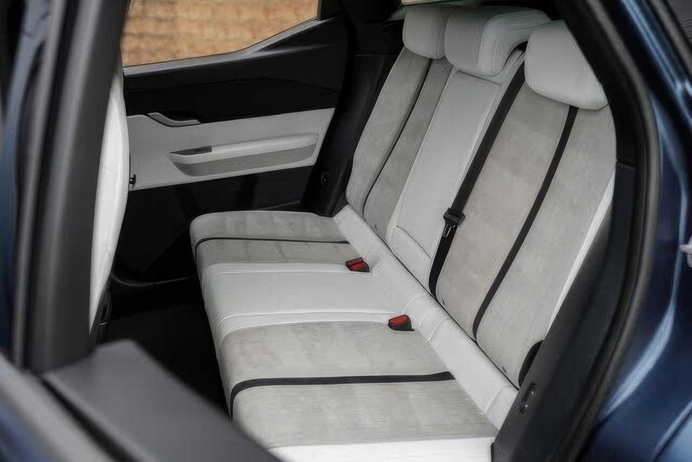 Fisker Ocean One      2023