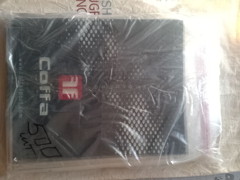 Пакети з клейкою стрічкою.Вироблені з поліпропілену.Розфасовані 500шт.