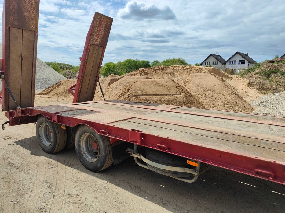 Przyczepa ciężarowa niskopodwoziowa