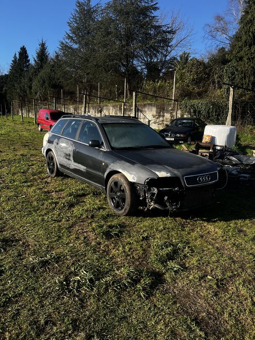 Audi A4 2.5TDI Para Peças