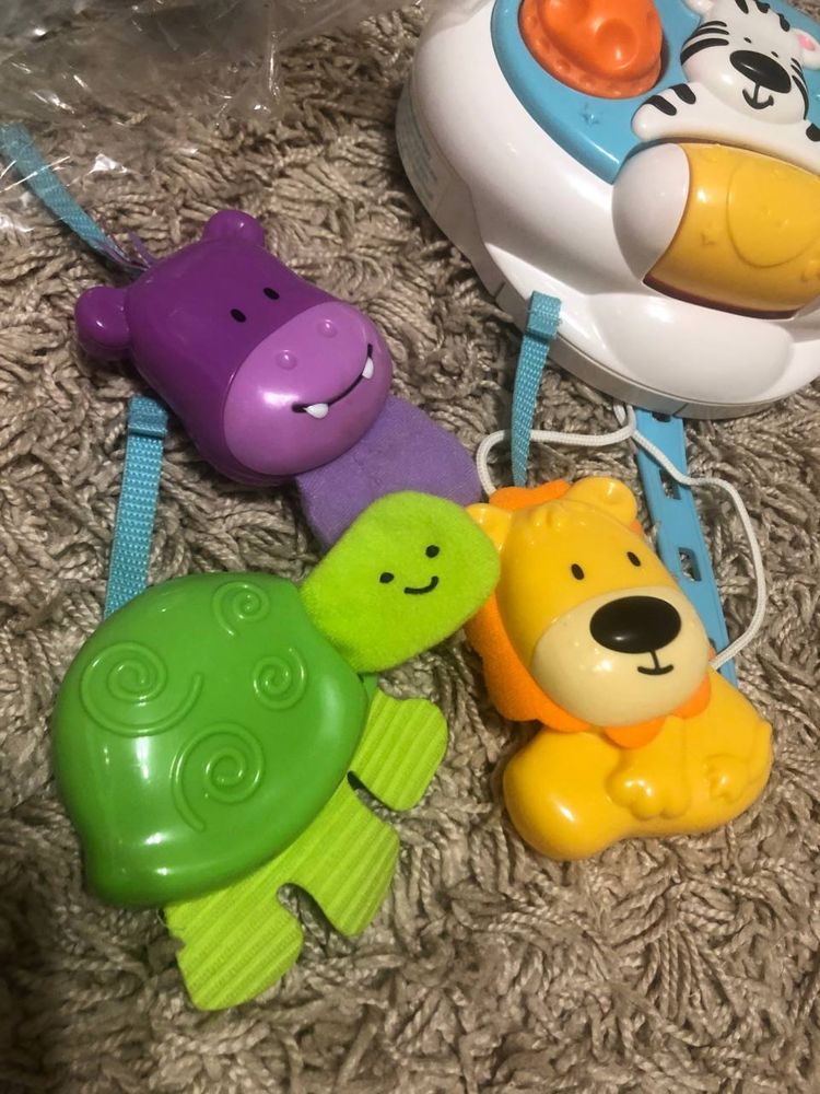 Іграшка на кроватку fisher price