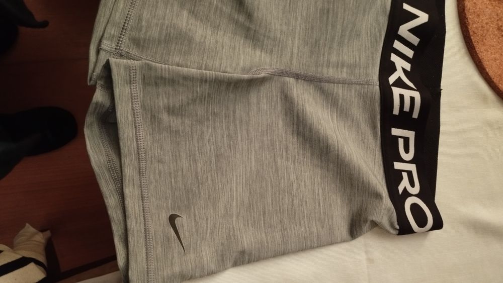 Calções Nike Pro S cinzentos